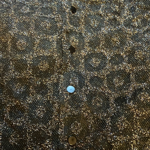 Mrs Lora Women’s Rear-Button Blouse - Picture 8 of 8